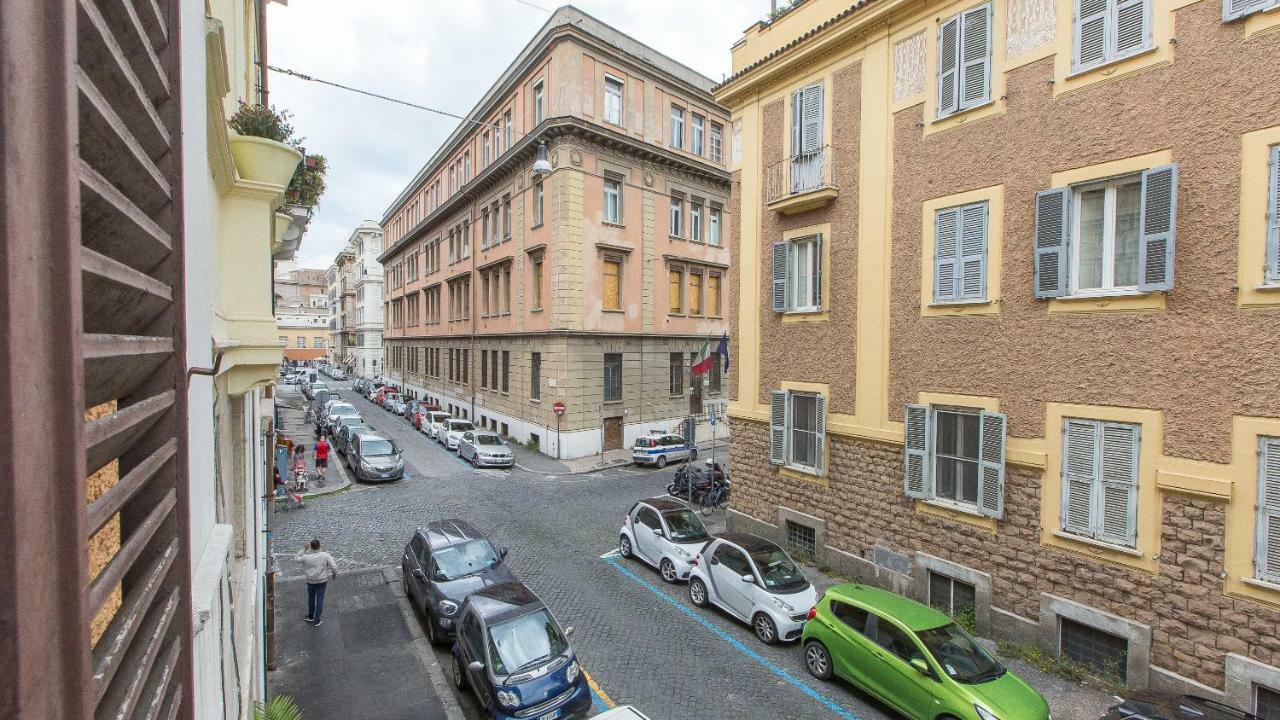 In Borgo Angelico Terrace * Rom